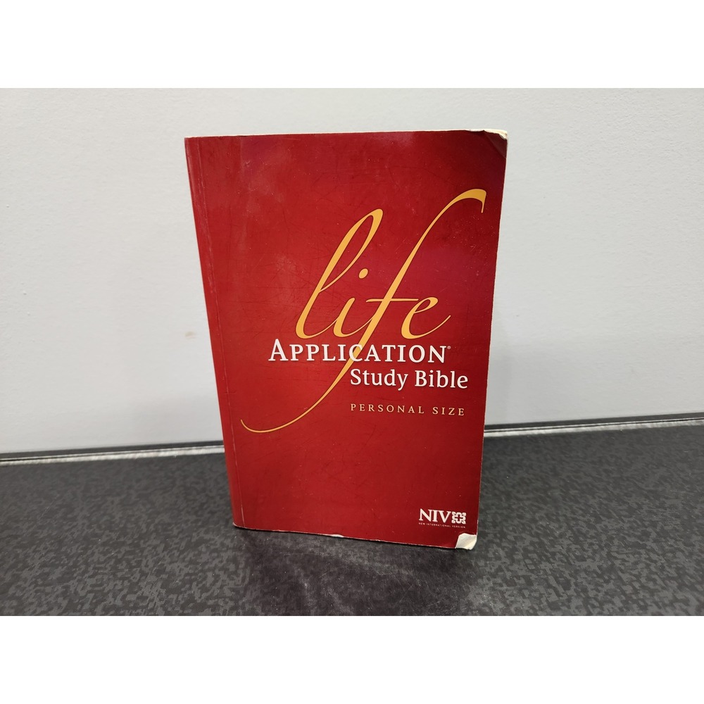 NIV Life Application Study Bible Personal Size Red Softcover Tyndale 2005